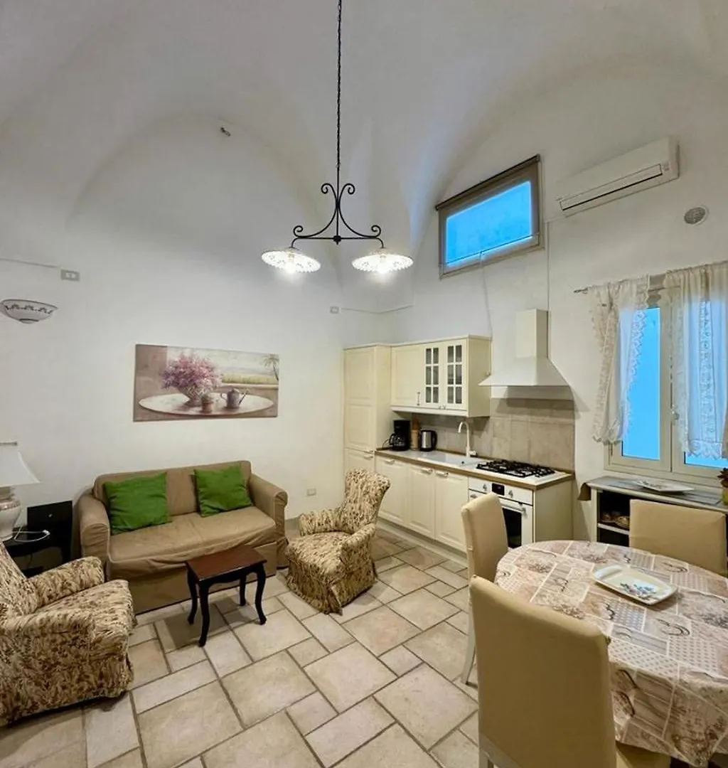 Apartment 4Bhouse-Appartamenti Liberty In Centro A Lecce Italy